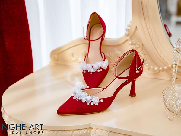 Giày cao gót cô dâu: Top 5 mẫu giày cưới hot nhất không thể bỏ qua