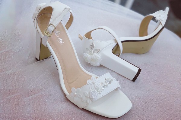 Giày cưới Nghé Art sandal hoa bưởi đính gót 258 - 9 phân