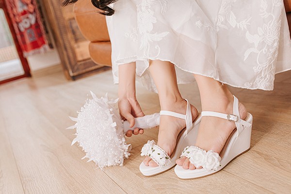 Giày cưới Nghé Art đế xuồng hoa trắng 285 - Hoa trắng 8 phân