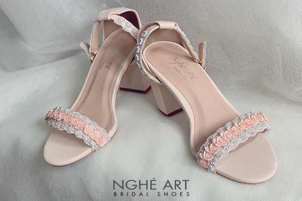 Giày cưới Nghé Art sandal viền hoa 214 - Nude