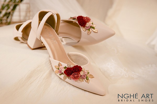 Giày cưới Nghé Art hồng cụm hoa hồng 272 - Hoa đỏ -  9 phân