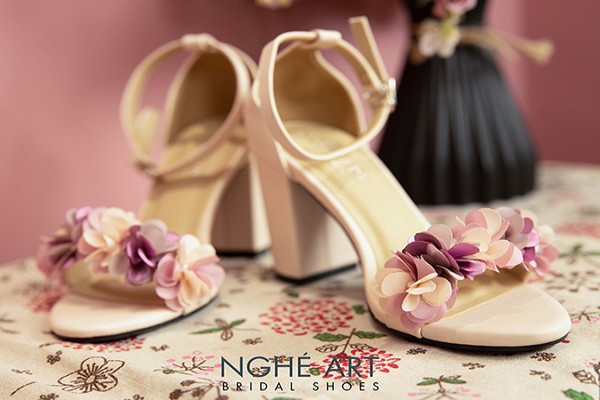Giày cưới Nghé Art hoa tím Vintage 426T - Trắng - 5 phân