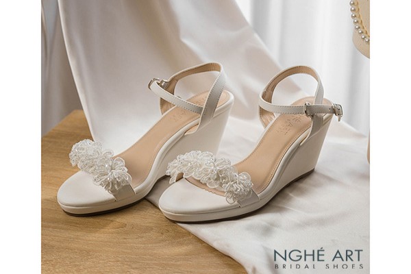 Giày cưới Nghé Art đế xuồng hoa voan pha lê 8 cm 537-236-8P-DA-TRANG - Trắng - 8 phân