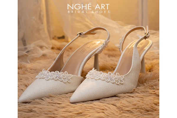 Giày cưới Nghé Art form slingback đính hoa pha lê 5 cánh 539-535-NHU-TRANG - Trắng - 7 phân