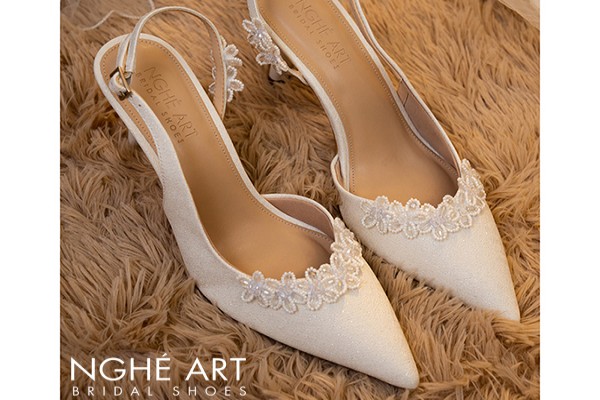 Giày cưới Nghé Art form slingback đính hoa pha lê 5 cánh 539-535-NHU-TRANG - Trắng - 9 phân
