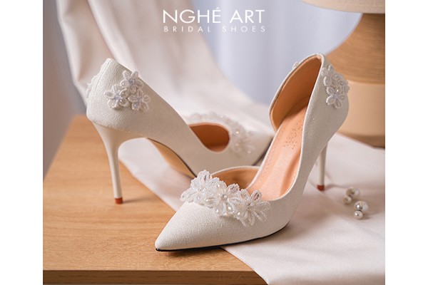 Giày cưới Nghé Art form hở eo đính hoa kết pha lê 5 cánh 527-442-nhu-trang - Trắng - 9 phân