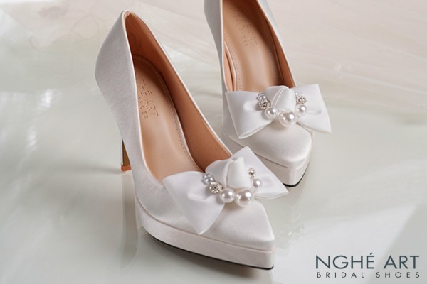 Giày cưới Nghé Art lụa satin trắng cao 12 cm đính nơ lụa 483-543-12P-LUA-TRANG - Trắng - 12 phân