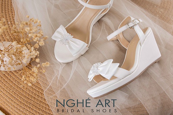 Giày cưới Nghé Art dáng xuồng đính nơ pha lê 519-236-8P-DA-TRANG - Trắng - 8 phân