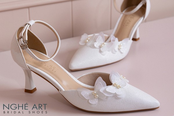 Giày cưới Nghé Art đính cánh bướm trắng 570-TRANG-430-7P-NHU-TRANG - Trắng - 7 phân