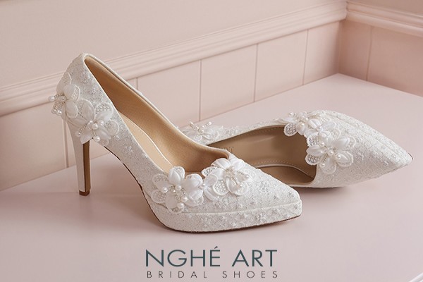 Giày cưới Nghé Art cao gót ren kim tuyến đính hoa thủ công 552-543-12P-NHU-TRANG - Trắng - 12 phân