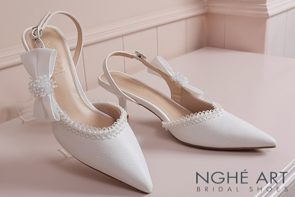 Giày cưới Nghé Art slingback viền ren ngọc trai gót nơ 596-535-NHU-TRANG - Trắng - 7 phân