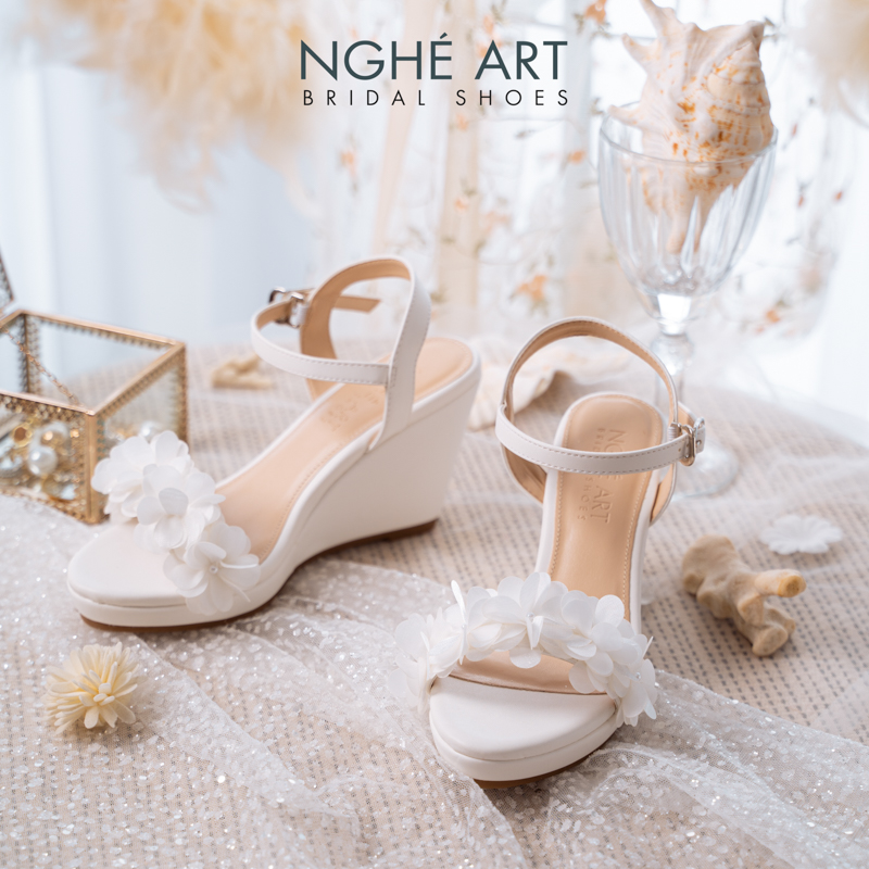 Giày cưới Nghé Art dáng xuồng hoa tú cầu trắng 193-236-8P-DA-TRANG - Ảnh 1 - Nghé Art Bridal Shoes – 0822288288