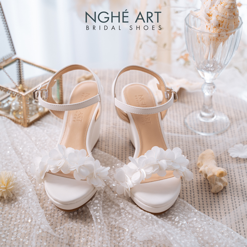 Giày cưới Nghé Art dáng xuồng hoa tú cầu trắng 193-236-8P-DA-TRANG - Ảnh 2 - Nghé Art Bridal Shoes – 0822288288