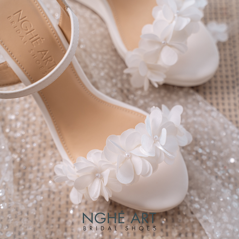 Giày cưới Nghé Art dáng xuồng hoa tú cầu trắng 193-236-8P-DA-TRANG - Ảnh 4 - Nghé Art Bridal Shoes – 0822288288