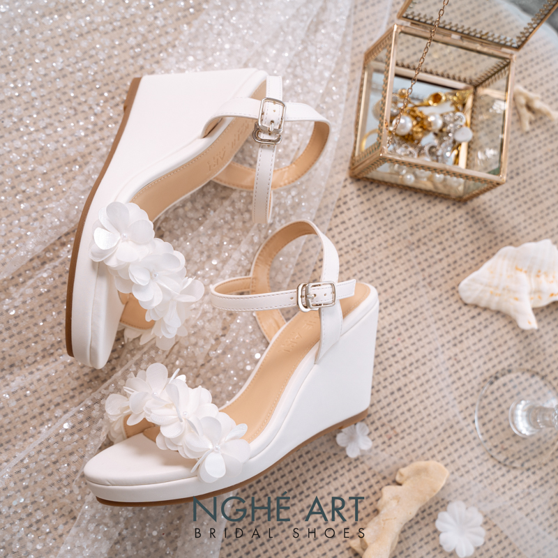 Giày cưới Nghé Art dáng xuồng hoa tú cầu trắng 193-236-8P-DA-TRANG - Ảnh 5 - Nghé Art Bridal Shoes – 0822288288