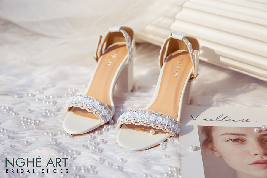 Giày cưới Nghé Art sandal viền hoa 214 - Ảnh 2 -  Nghé Art Bridal Shoes – 0908590288