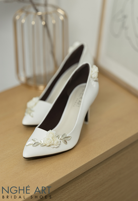 Giày cưới Nghé Art cao gót đính hoá lụa trắng 224 - Ảnh new 6 -  Nghé Art Bridal Shoes – 0908590288