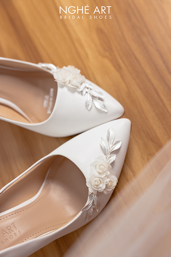 Giày cưới Nghé Art cao gót đính hoa lụa trắng 224 - Màu trắng new 4 -  Nghé Art Bridal Shoes – 0908590288