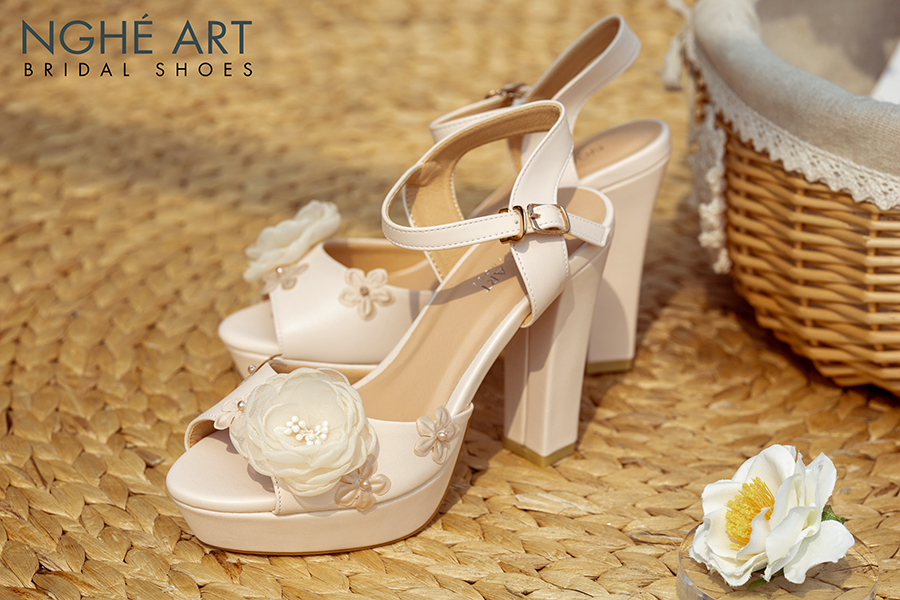 Giày cưới Nghé Art cao gót mũi đúp đính hoa 255 nude - Ảnh 2 new -  Nghé Art Bridal Shoes – 0908590288