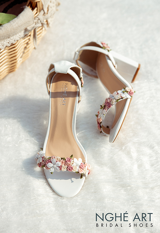 Giày cưới Nghé Art hoa hồng nhí white hoa bưởi 256 - Ảnh 4 new -  Nghé Art Bridal Shoes – 0908590288