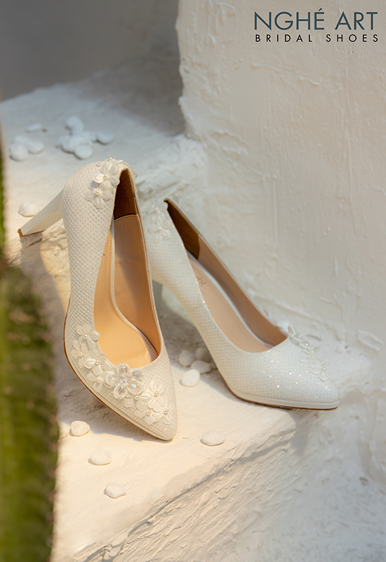 Giày cưới Nghé Art kim tuyến đính dãy hoa trắng 5 cánh 268 - Ảnh 10 -  Nghé Art Bridal Shoes – 0908590288