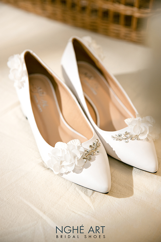 Giày cưới Nghé Art đính hoa trắng 275 - Ảnh 4 -  Nghé Art Bridal Shoes – 0908590288