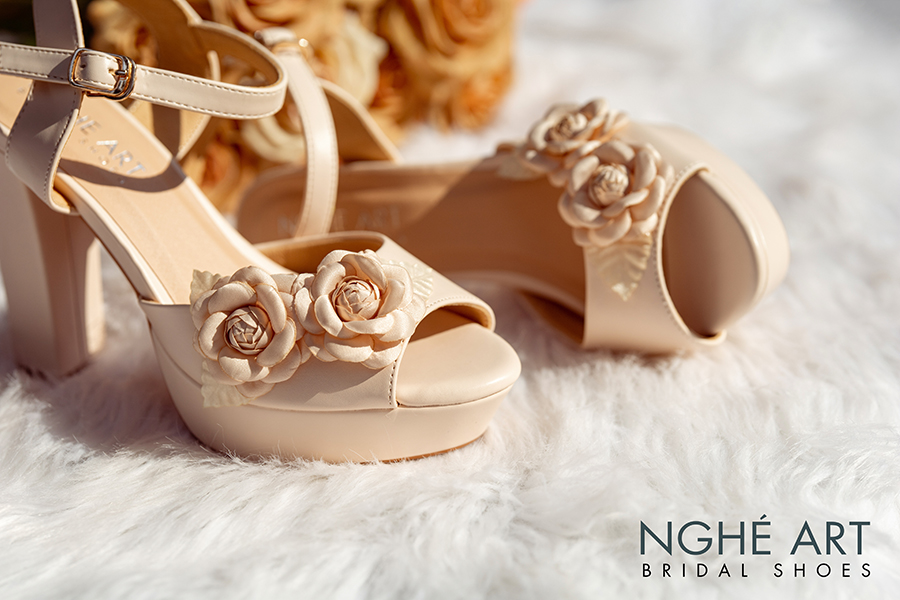 Giày cưới Nghé Art cao gót đính hoa lụa 283 nude - Ảnh 1 -  Nghé Art Bridal Shoes – 0908590288