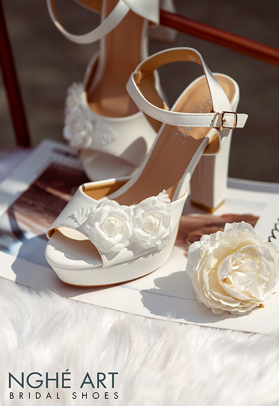 Giày cưới Nghé Art cao gót đính hoa lụa 283 trắng - Ảnh 4 -  Nghé Art Bridal Shoes – 0908590288