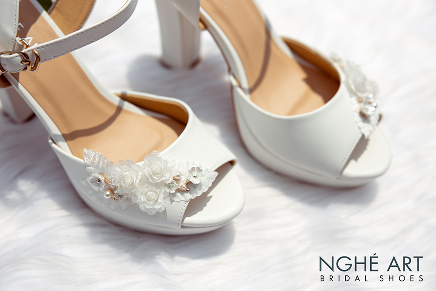 Giày cưới Nghé Art hoa voan đính nhánh hoa kim loại 284 trắng - Ảnh 3 -  Nghé Art Bridal Shoes – 0908590288