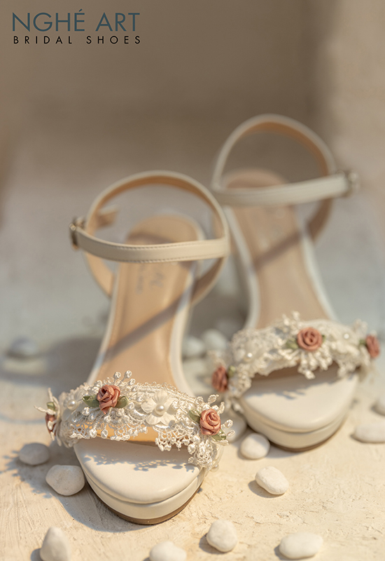 Giày cưới Nghé Art xuồng trắng hoa hồng 290 - Ảnh 3 -  Nghé Art Bridal Shoes – 0908590288