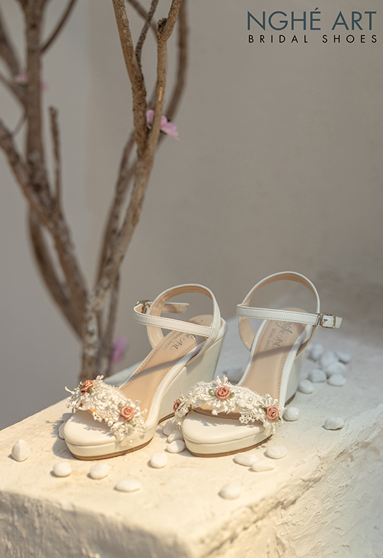 Giày cưới Nghé Art xuồng trắng hoa hồng 290 - Ảnh 4 -  Nghé Art Bridal Shoes – 0908590288