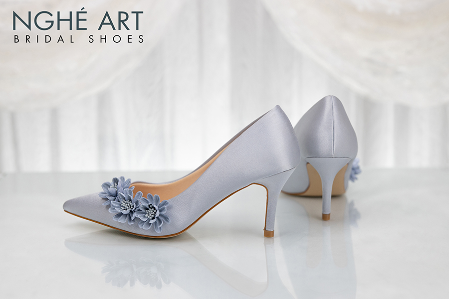 Giày cưới Nghé Art satin xám hoa xanh 317 - Ảnh 1 - Nghé Art Bridal Shoes – 0908590288