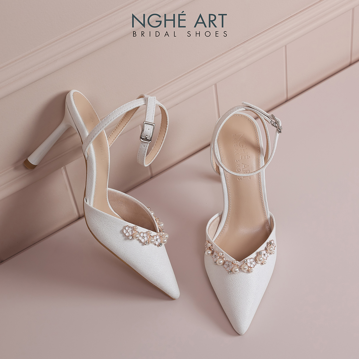 Giày cưới Nghé Art cao gót trắng đính nhánh hoa kim loại 325-TRANG-590-9P-NHU-TRANG - Ảnh 4 - Nghé Art Bridal Shoes – 0822288288