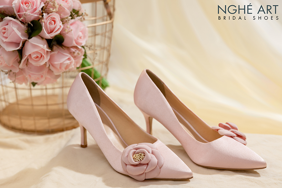 Giày cưới Nghé Art satin hồng đính hoa lụa 334 - Ảnh 1 -  Nghé Art Bridal Shoes – 0908590288