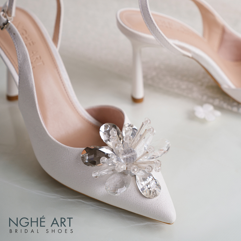 Giày cưới Nghé Art form slingback đính cụm hoa pha lê 336-535-NHU-TRANG - Ảnh 4 - Nghé Art Bridal Shoes – 0822288288