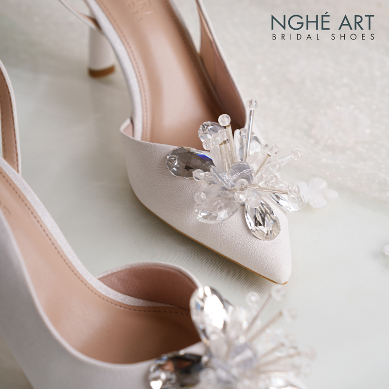Giày cưới Nghé Art form slingback đính cụm hoa pha lê 336-535-NHU-TRANG - Ảnh 5 - Nghé Art Bridal Shoes – 0822288288