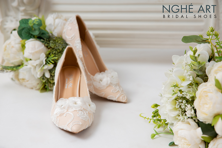 Giày cưới Nghé Art nude ren trắng đính hoa 351 - Ảnh 5 -  Nghé Art Bridal Shoes – 0908590288