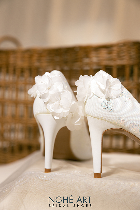 Giày cưới Nghé Art handmade ren kim tuyến đính hoa xếp 362 - Ảnh 5 -  Nghé Art Bridal Shoes – 0908590288