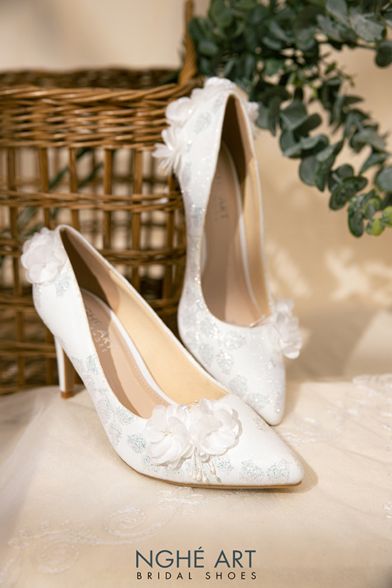 Giày cưới Nghé Art handmade ren kim tuyến đính hoa xếp 362 - Ảnh 7 -  Nghé Art Bridal Shoes – 0908590288