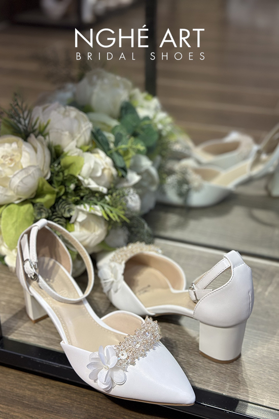 Giày cưới Nghé Art cao gót quai đính pha lê 365 trắng 6 phân gót vuông - Ảnh 3 -  Nghé Art Bridal Shoes – 0908590288