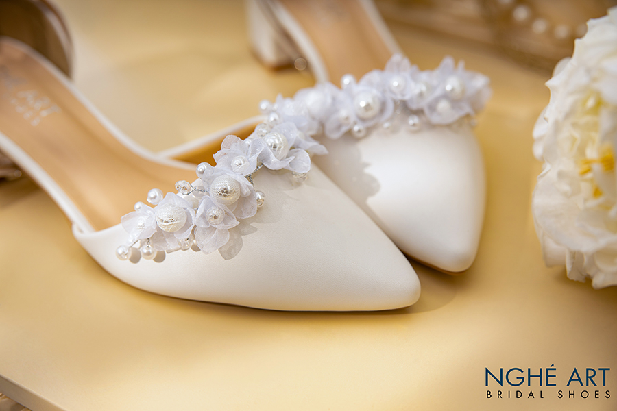 Giày cưới Nghé Art gót vuông đính hoa voan ngọc trai 384 - Ảnh 6 -  Nghé Art Bridal Shoes – 0908590288