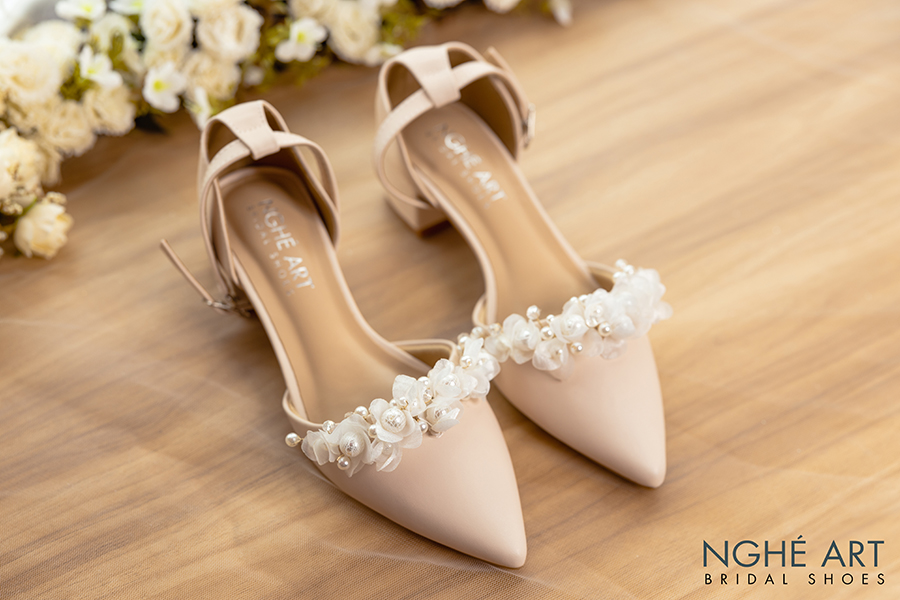 Giày cưới Nghé Art gót vuông đính hoa voan ngọc trai 384 nude - Ảnh 2 -  Nghé Art Bridal Shoes – 0908590288