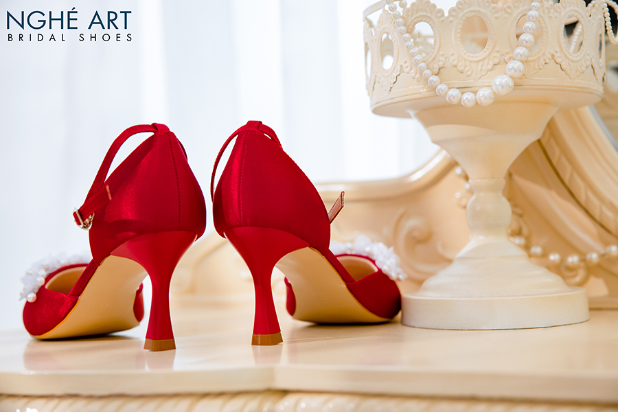 Giày cưới Nghé Art lụa satin đỏ hoa ngọc trai 385 - Ảnh 2 -  Nghé Art Bridal Shoes – 0908590288