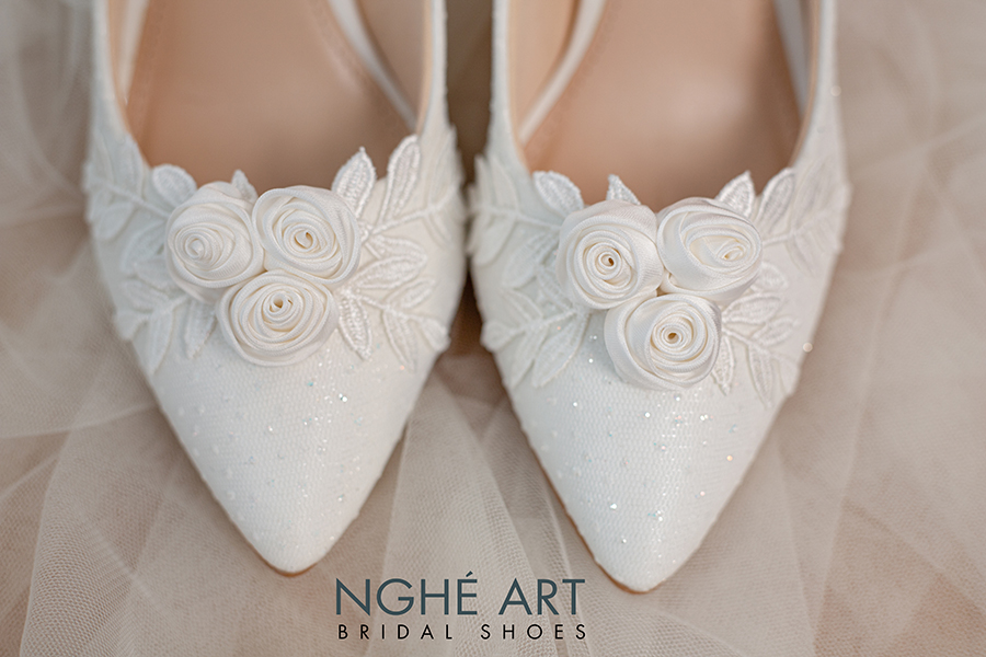Giày cưới Nghé Art ren kim tuyến hoa hồng trắng 386 - Ảnh 6 -  Nghé Art Bridal Shoes – 0822288288