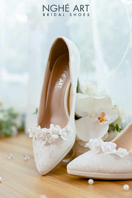 Giày cưới Nghé Art ren họa tiết trái tim 413 - Ảnh 6 -  Nghé Art Bridal Shoes – 0822288288