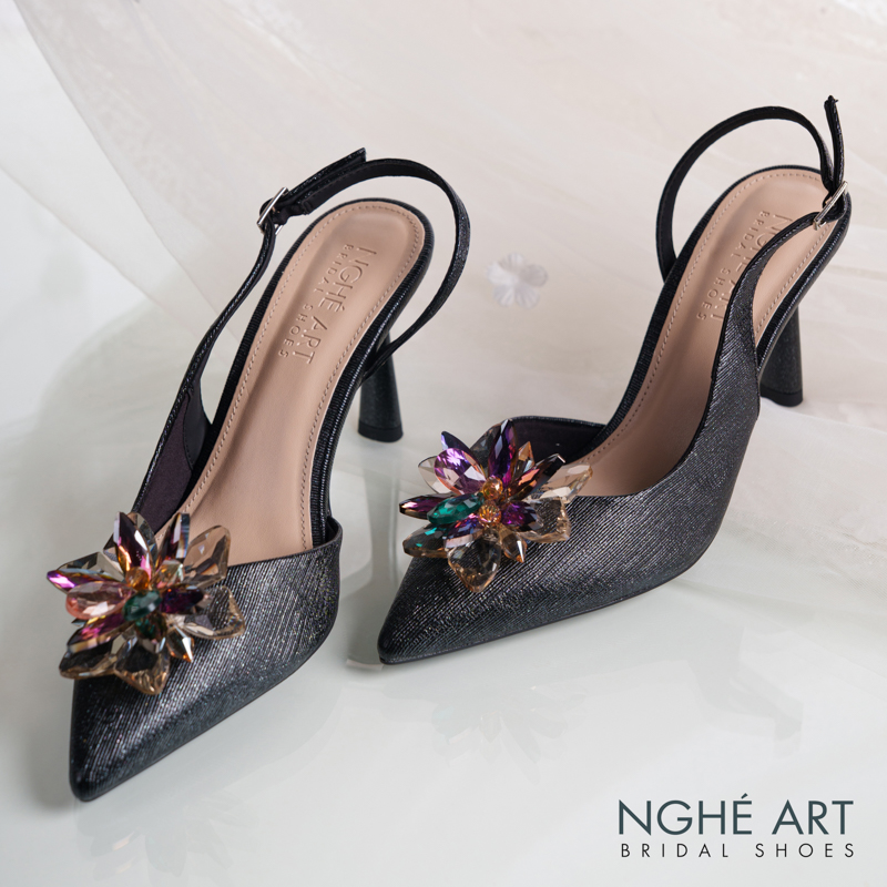 Giày cưới Nghé Art form slingback đính cụm hoa pha lê 414-535-9P-NHU-DEN - Ảnh 4 - Nghé Art Bridal Shoes – 0822288288
