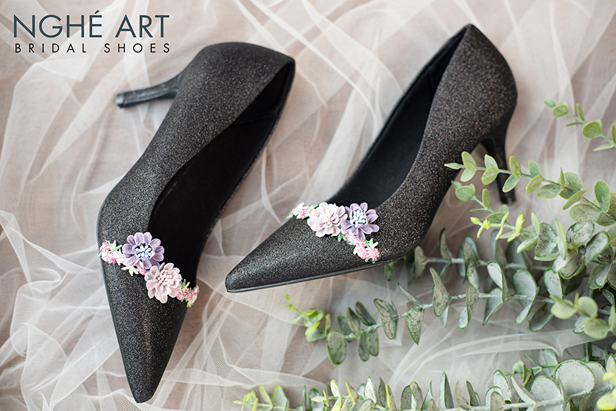 Giày cưới Nghé Art kim tuyến đen ren hoa tím 415 - Ảnh 4 -  Nghé Art Bridal Shoes – 0822288288