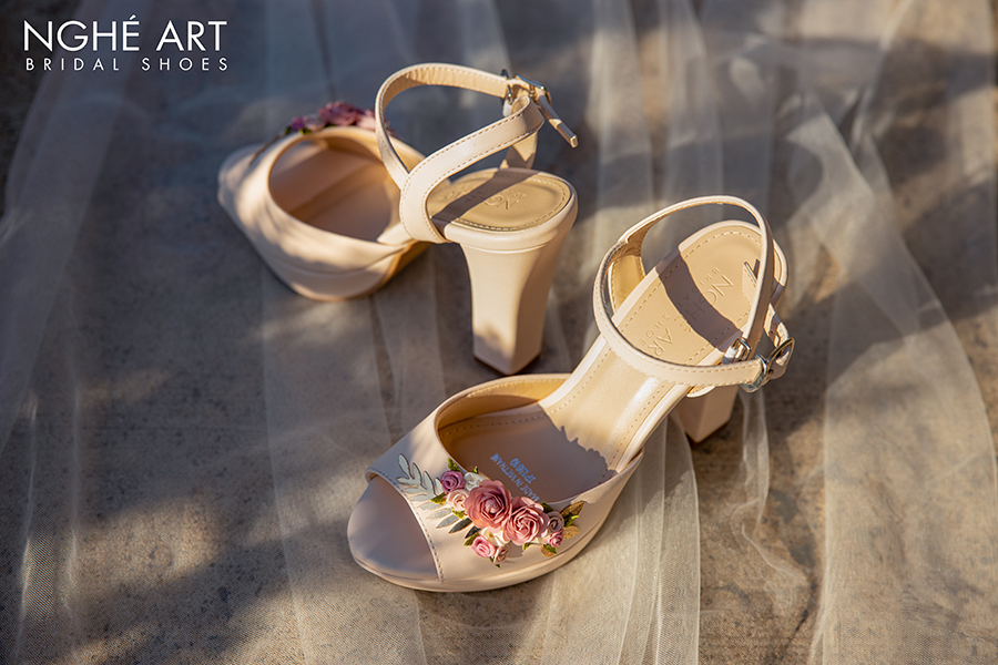 Giày cưới Nghé Art cao gót đính hoa hồng 420 new - Ảnh 6 -  Nghé Art Bridal Shoes – 0822288288