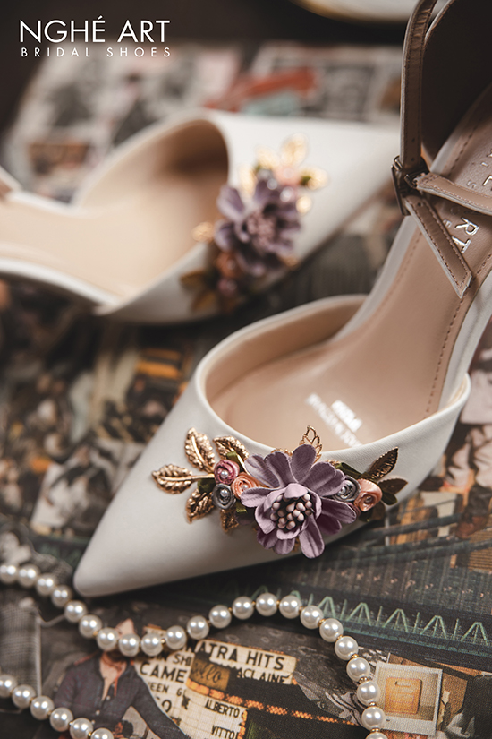 Giày cưới Nghé Art dãy hoa Vintage 421 - Ảnh trắng hoa tím 2 - Nghé Art Bridal Shoes – 0822288288
