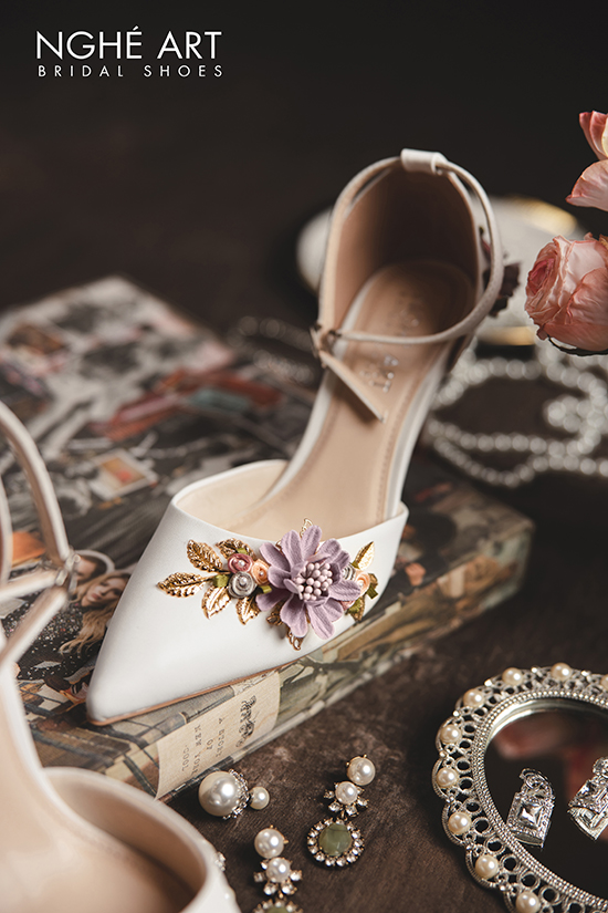 Giày cưới Nghé Art dãy hoa Vintage 421 - Ảnh trắng hoa tím 5 - Nghé Art Bridal Shoes – 0822288288
